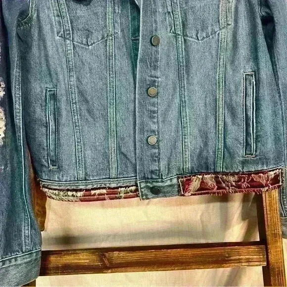 VINCE CAMUTO Jean Jacket Size M - Picture 8 of 10